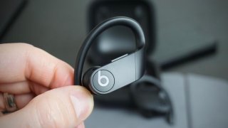PowerBeats Pro Review: True Wireless Earbuds With Excellent Sound Quality