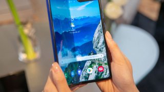 Samsung Galaxy Fold 2 Codename "Champ"; Under-Display Selfie Camera Tipped