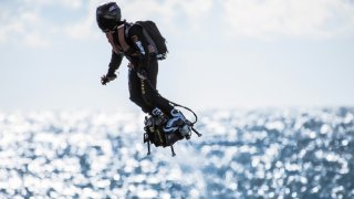 French Soldiers Can Soon Fly And Attack The Enemy On This Hoverboard