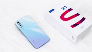 Vivo S1 Unboxing & Quick Review: Attractive Sleek Design