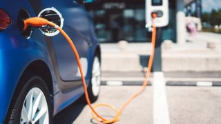 India Aims To Achieve 7M Sales Of Electric And Hybrid Vehicles By 2020