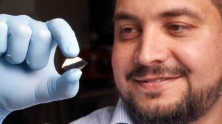 This Electronic Chip Creates Memory Exactly Like The Human Brain