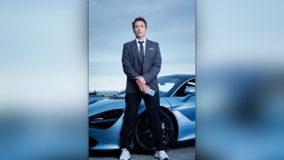 Robert Downey Jr. Blames Assistant For Using Huawei P30 Pro To Post On Weibo Instead Of OnePlus 7 Pro