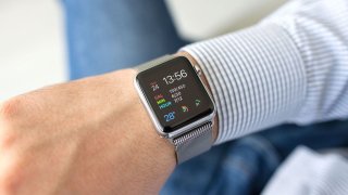 Apple Keeps Massive Lead Over Samsung & Fitbit in Smartwatch Market: Q2 2019