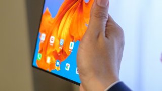 Huawei Mate X To Arrive With Kirin 990 Chipset and Huawei P30's Cameras