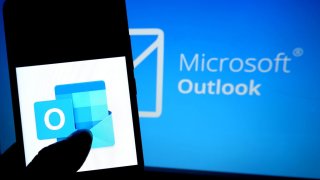Microsoft Adds Google Apps Into Its Outlook.com Webmail Service