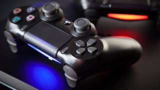 PS5 Controller May Get A Familiar Look, A Sony Patent Leaked