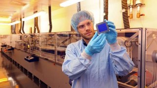 These Organic Solar Panels Are So Lightweight And Cheap That They Can Be Added To Our Clothes