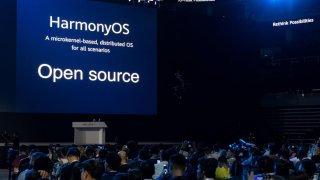 Hongmeng OS Slated To Arrive In Smartwatches, Not Huawei Smartphones Or Tablets