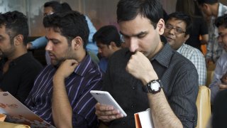 Airtel, Jio, And Vodafone’s Prepaid Plans, Which Is Suitable For You?