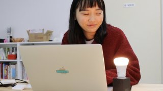 This Smart Bulb Lights Up Whenever A Couple Breaks Up