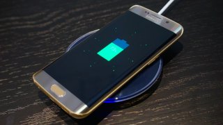 Samsung Galaxy S7 Edge In India Burst Into Flame Without Charging