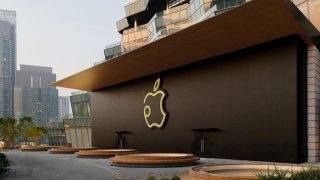 Apple Has AirPods, Apple Watch, And iPhone 11 To Thank For Its All-Time High Record Earnings