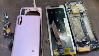 Xiaomi Redmi Note 6 Pro Catches Fire While Being Repaired In India (Video)