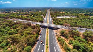 IIT-Gn Experts Found A Way To Use Sewage To Build Roads In India