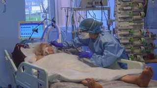 Doctor Shared Heartbreaking Final Moments Of COVID-19 Patients And It's Devastating