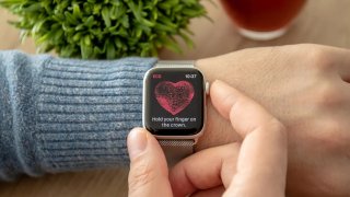 Apple Watch Now Shows How Your Body React To CO.VID-19 Virus