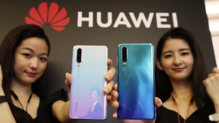 Huawei Surpasses Samsung To Become World's Biggest Phone Vendor
