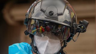 Mumbai Uses Smart Helmets To Screen 200 People In 1Min To Fight COVID-19