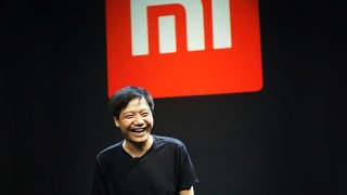 Xiaomi CEO Sold Products On A Livestream For 2 Hours, Earned $30 Million In Revenue, Breaking Records