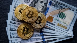 PayPal Accepts Cryptocurrencies, Bitcoin Price Rises By Rs 69,945