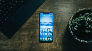 Simple phone home screen hacks for a less stressful life