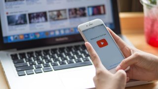 How To Stream Video From Phone To Computer