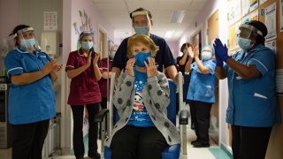 90YO Woman Became UK’s First Person To Receive Pfizer Vaccine