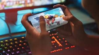 Three Reasons Why the Gaming Community is Focusing more on Playing Mobile Games