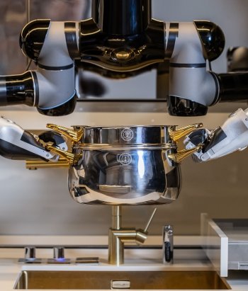 This $333,000 Robot Kitchen Can Cook 5,000 Recipes From Scratch