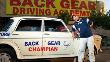 Indian Guy Has Been Driving His Fiat Backwards For 16 Years