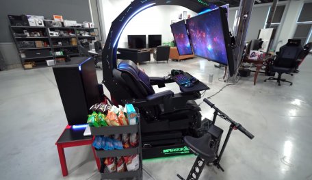 A YouTuber Just Built A Craziest Gaming Setup We've Ever Seen, Worth $30,000