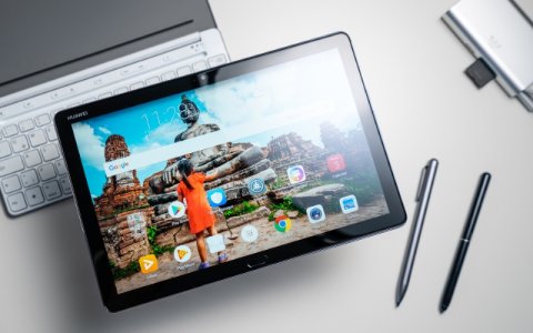 Huawei Mediapad M5 Lite Unveiled In India 10 1 Mobygeek Com