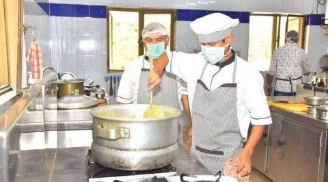 Mahindra Group Opens 10 Kitchens At Several Different Locations For Needy
