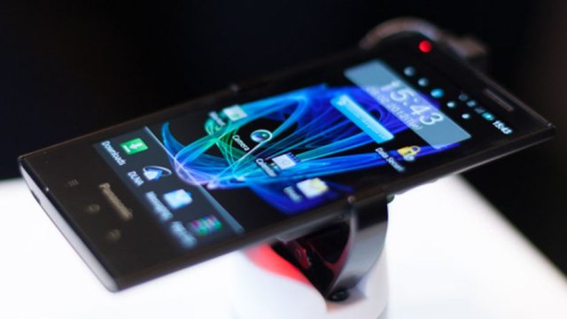 20120228 Panasonic Eluga Mwc2012 001 610x300