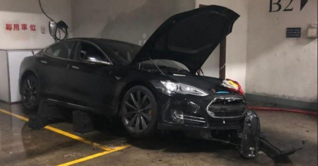 Tesla-model-s-Fire-hong-kong
