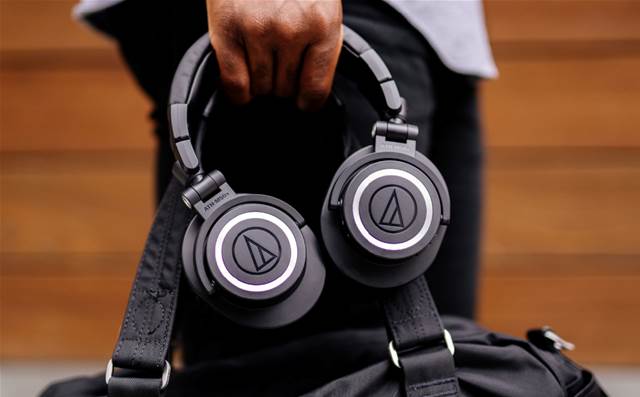 the-best-over-ear-headphones-for-iPhone