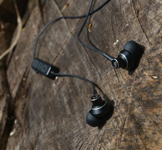 best-over-ear-headphones-for-iphone