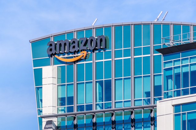 Amazon-is-now-a-global-e-commerce-giant-1