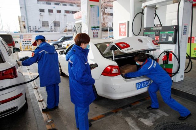 The staff will put the packages in the vehicle to avoid contact