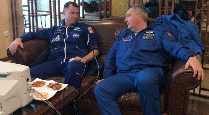 The-two-astronauts-appear-to-be-healthy