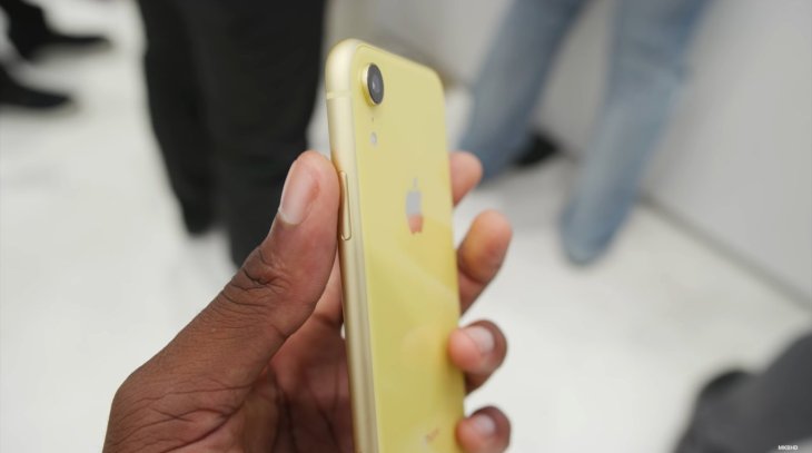 Iphone-XR-yellow