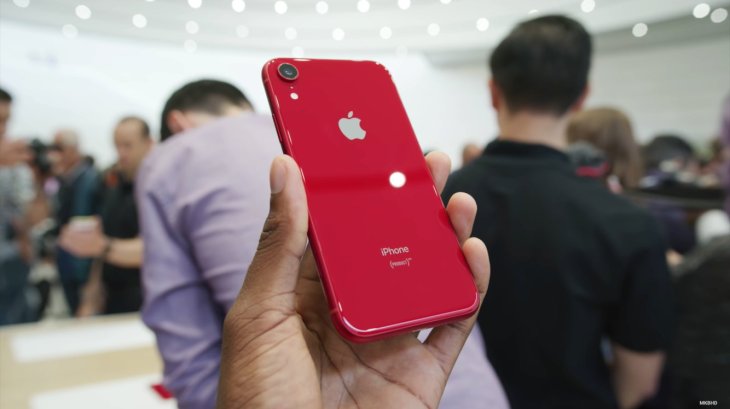 Apple-iphone-XR-red