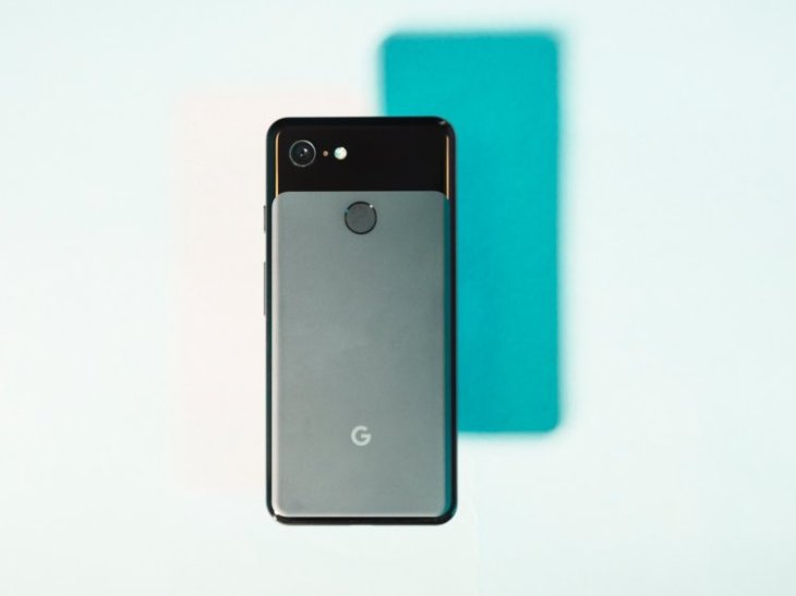 The Pixel 3 has a fingerprint sensor