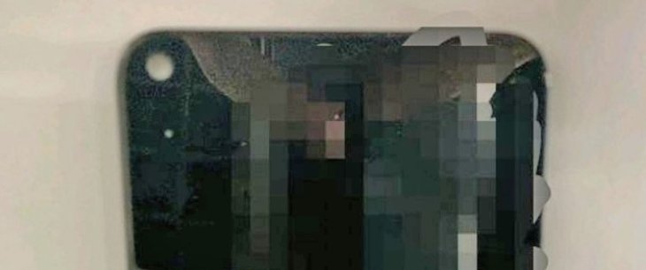 The-hole-is-positioned-on-the-top-left-of-the-screen