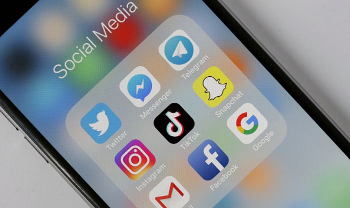 Image result for Twitter Contributes to 'Social Jet Lag'