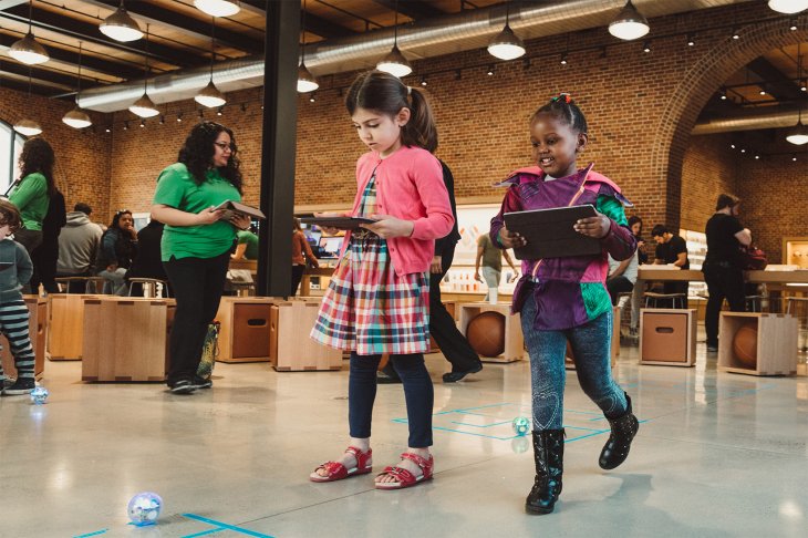 Káº¿t quáº£ hÃ¬nh áº£nh cho Apple to host free coding sessions at stores, rolls out new material for teachers