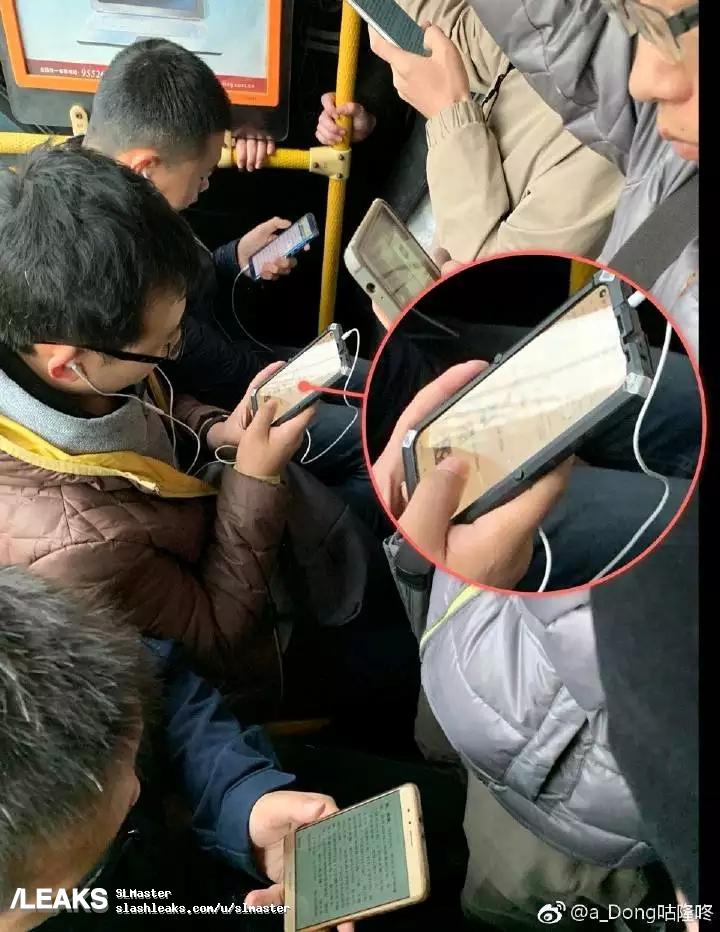 Huawei-Nova-4-With-A-Hole-Punched-In-Display-Spotted-In-Public