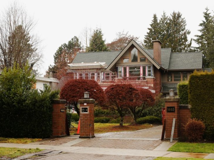 Taking after her father, Meng appears to be relatively private and little is known about her personal life. Her family is thought to own this palatial property in British Vancouver in Canada.