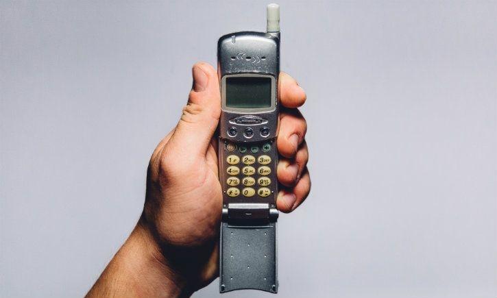 1990s old cellular phone